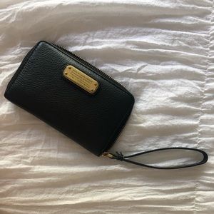Black wristlet